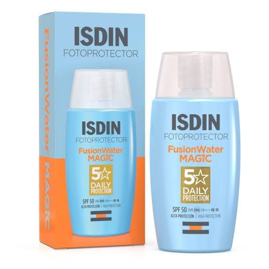 ضد آفتاب ایزدین مدل فیوژن واتر FUSION WATER MAGIC ISDINحاوی SPF50