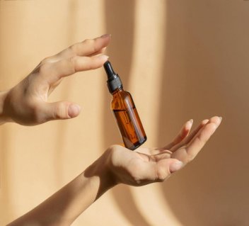 هیالورونیک اسید: خواص، کاربردها و مزایا